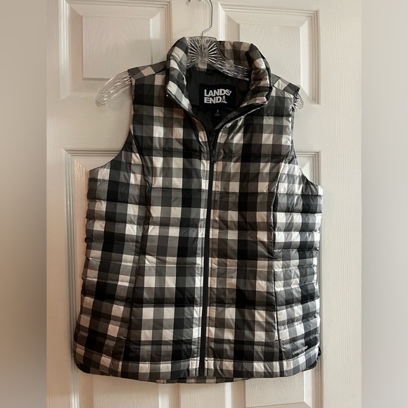 Lands' End/women’s NWT Black, White and Gray Checkered Women's Vest size S 6-8 - Picture 2 of 9